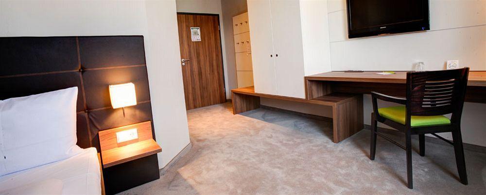 Riku Hotel Новый-Ульм Экстерьер фото